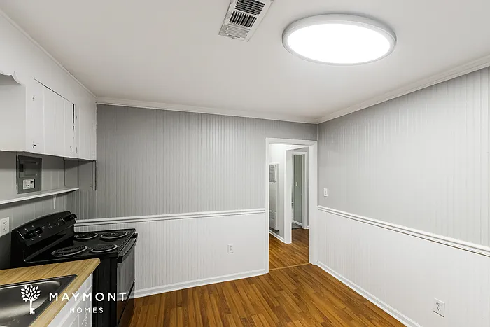 3 bed, 1.0 bath, 1032 sqft, $1,125 — Photo 4