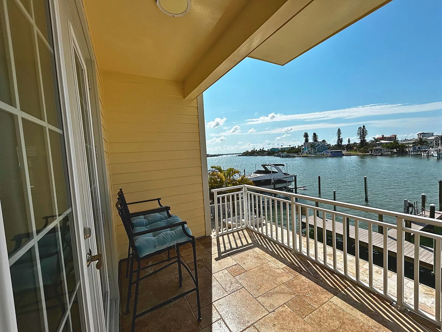 Available from September 1st to November 30th! Stunning Waterfront Home in Madeira Beach 3 Bed / ... — Photo 4