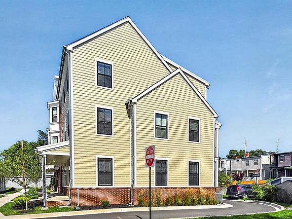 2nd image of 426 Chapel Aly #8