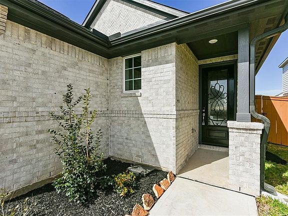 4th image of 745 Lake Lacosta Dr