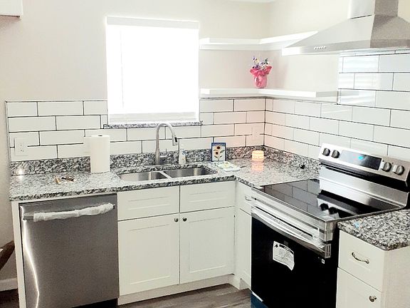 3rd image of 1207 Paul Quinn St