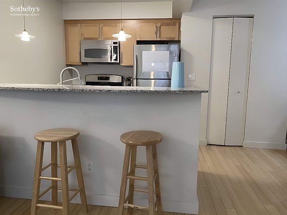 3rd image of 516 W 47th St APT S2l