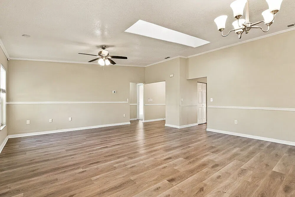 3 bed, 2.0 bath, 1372 sqft, $1,810 — Photo 4