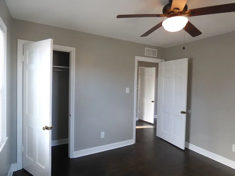 206 Broadview Dr — Photo 12