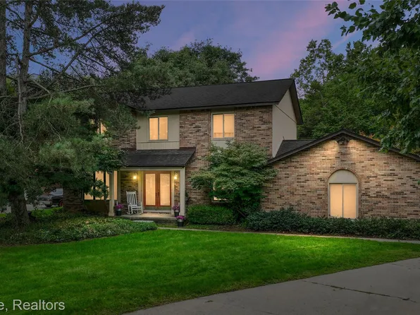 3622 Elder Rd S, West Bloomfield, MI 48324