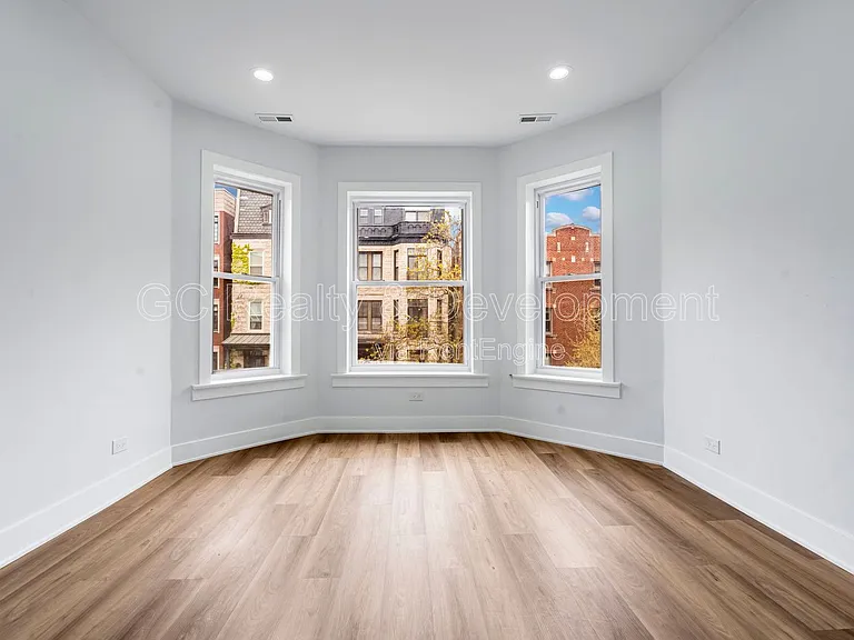 3744 N Wilton Ave #2N — Photo 2