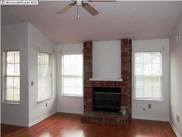 2nd image of 996 Buckingham Drive #B