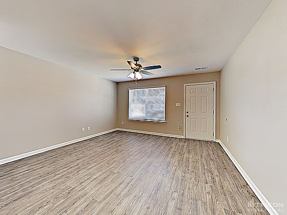 4th image of 3216 Dizzy Dean Dr