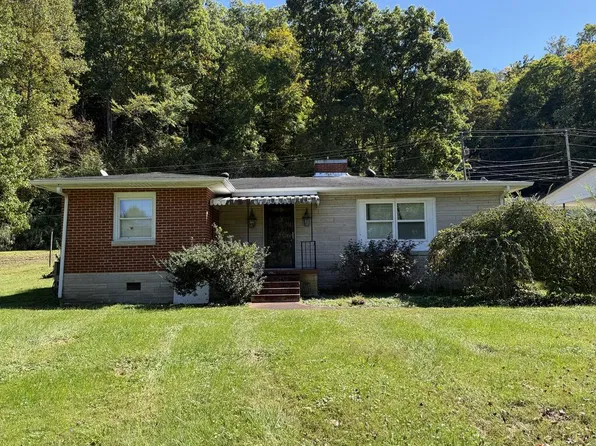 187 Willow Dr, Hagerhill, KY 41222