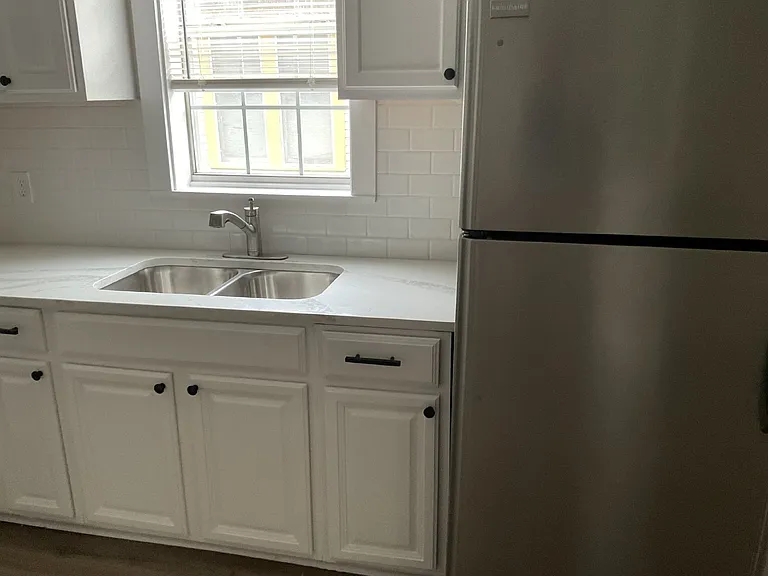 811 Rivas St — Photo 7