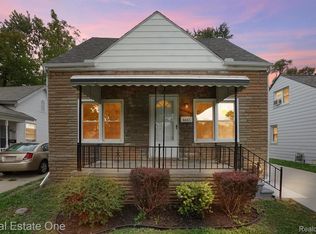 8661 Paige Ave, Warren, MI