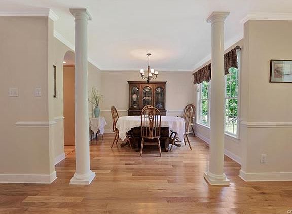 5th image of 925 Graceland Ct