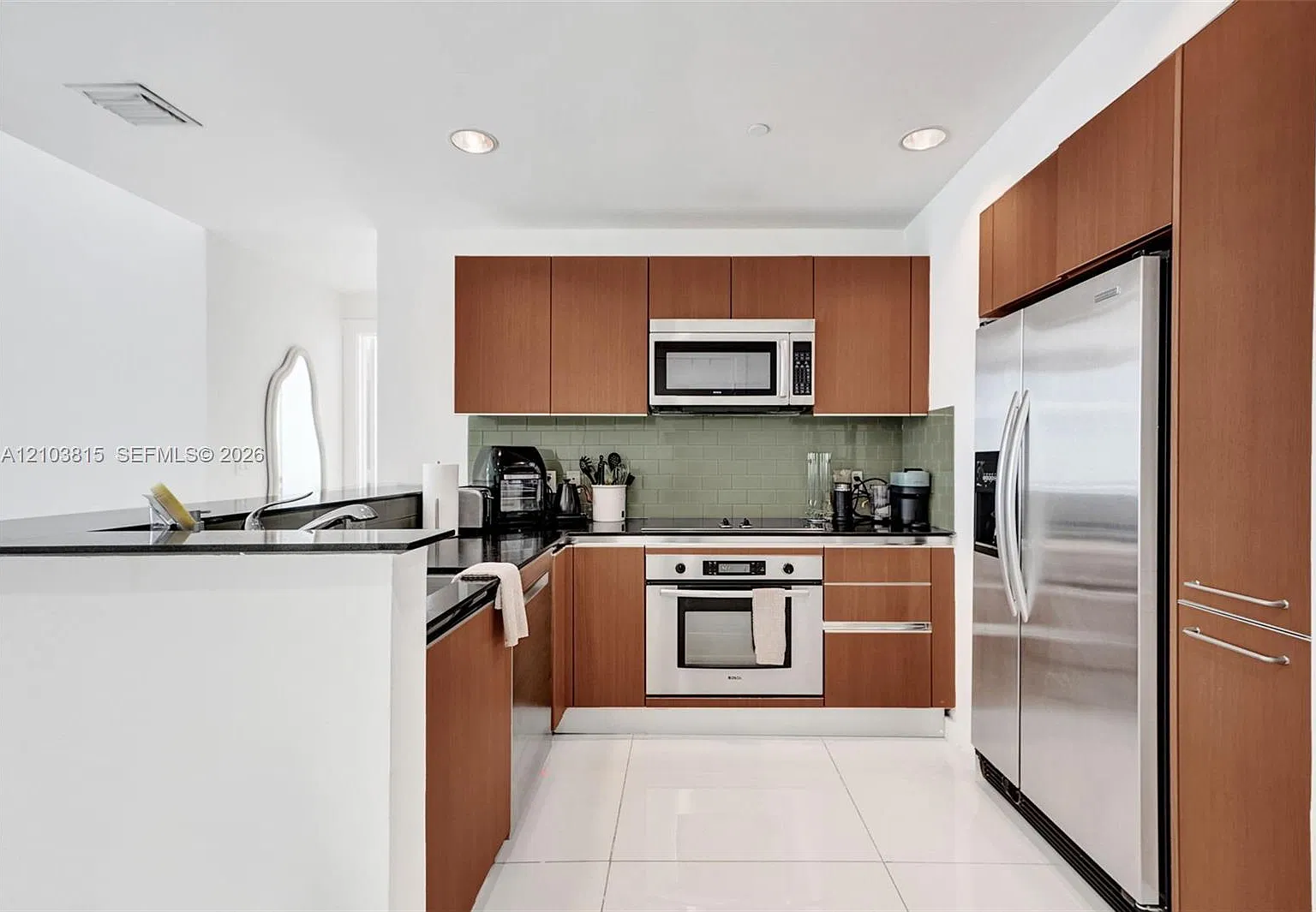2 bed, 1150 sqft, $3,698 — Photo 2