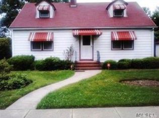 115 Grenada Ave, Roosevelt, NY 11575