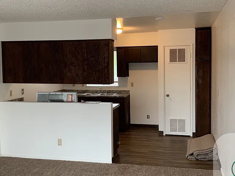 1804 Fir Ave — Photo 3