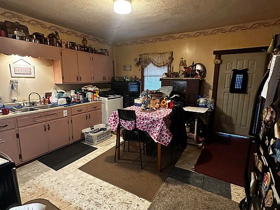 4th image of 1319 4th St