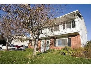 802 Crescent Dr photo 1