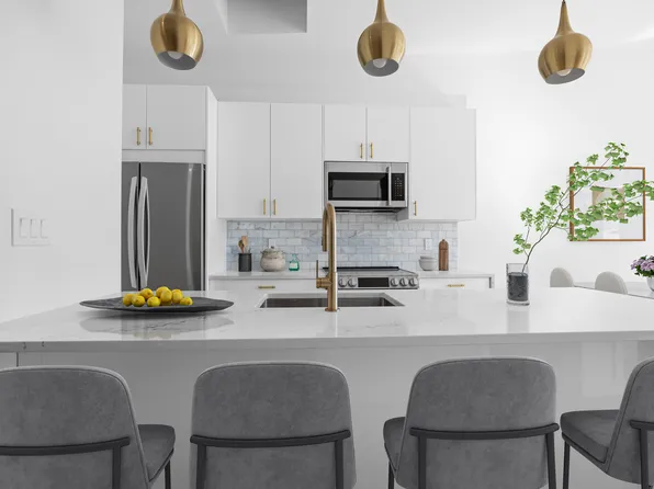 34 7th Avenue image 1 of 11