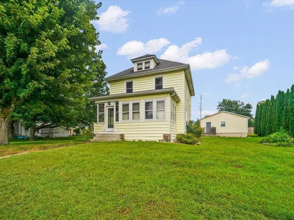 313 Sycamore St, Janesville, IA 50647