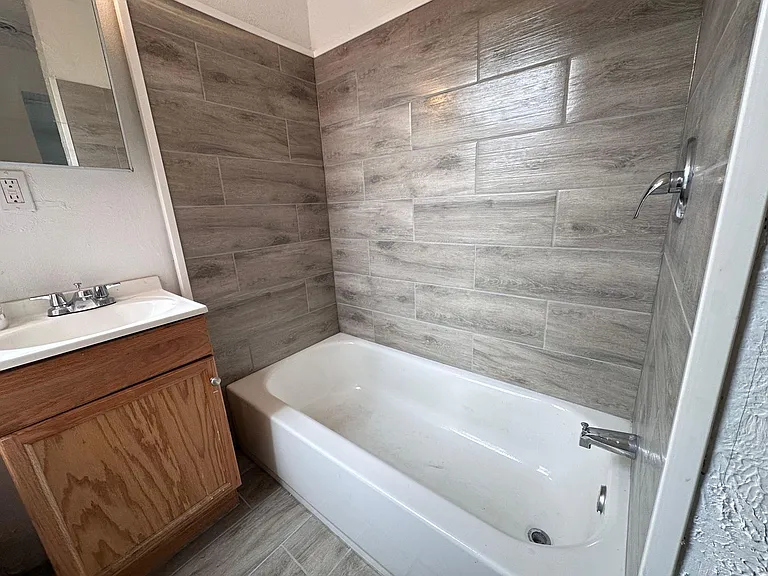 132 Charles St — Photo 20