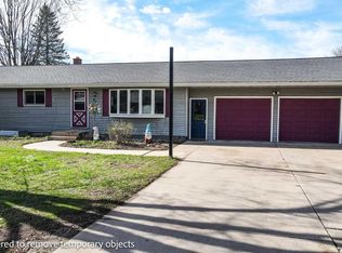 215 Wake Island Dr, Amherst, WI 54406