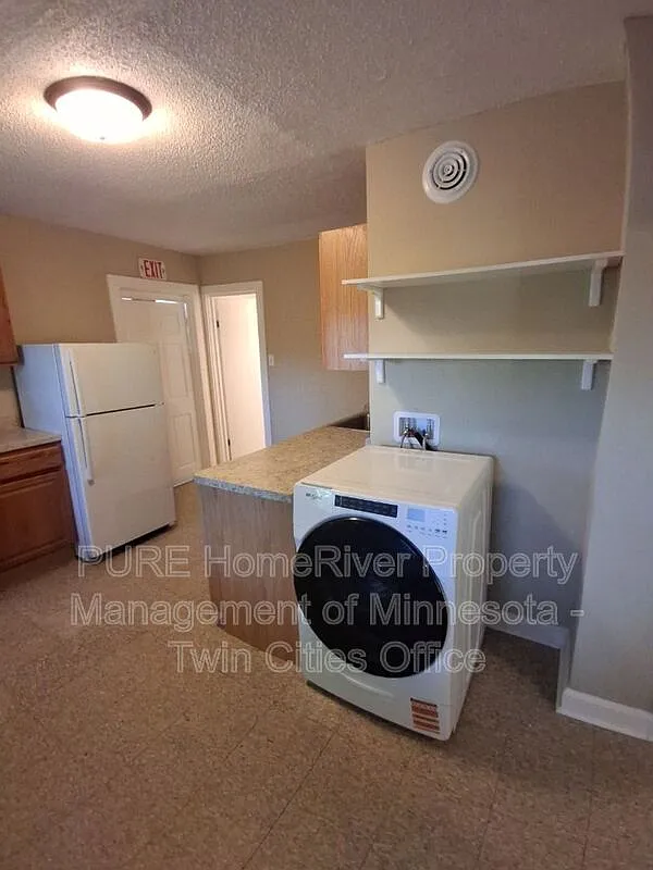 1 bed, 1.0 bath, 600 sqft, $1,050 — Photo 3