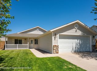 209 Cliff View Cir, Parachute, CO 81635