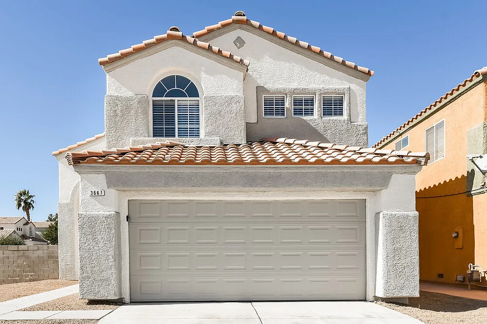 3 bed, 2.5 bath, 1633 sqft, $2,145 — Photo 1