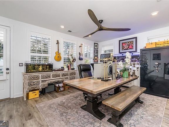 4th image of 3106 Moor View Rd