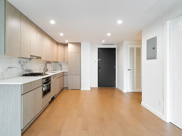 37-26 32nd St #6B — Photo 3