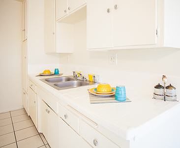 5th image of 7100 Fulton Ave APT 40