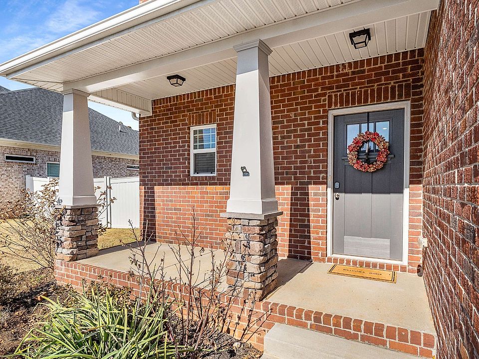 1st image of 719 Reflections Ln