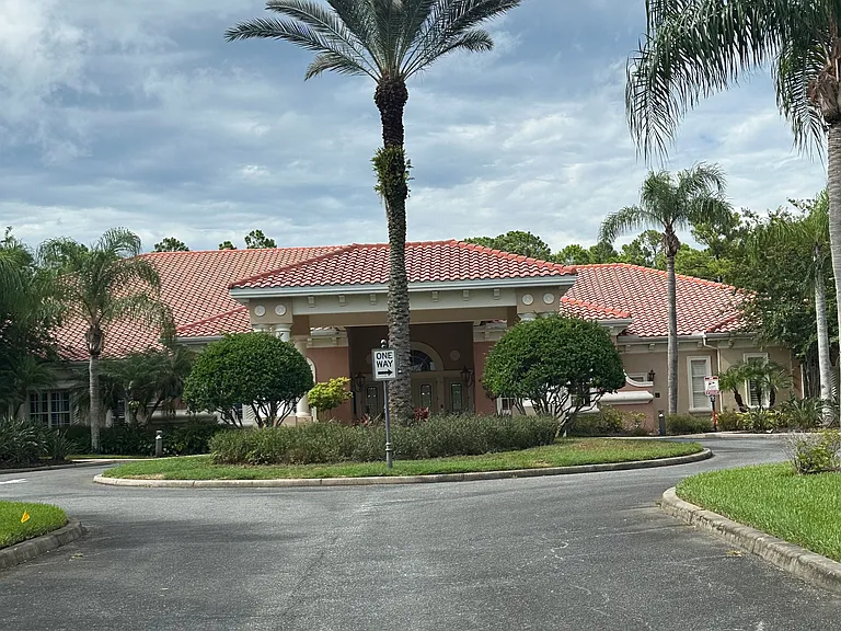 1420 Coconut Palm Cir — Photo 15