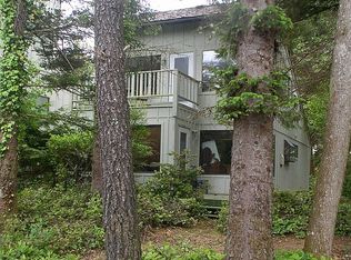 1266 SW Meadow Ln, Depoe Bay, OR 97341
