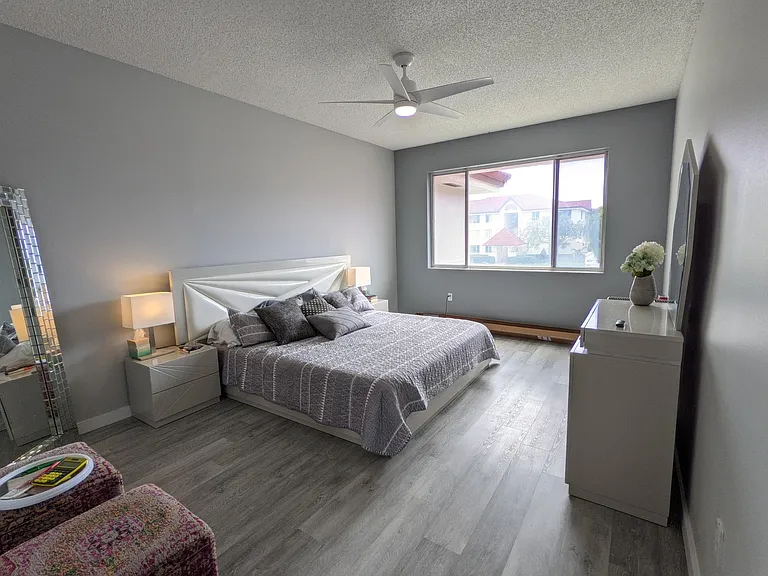 105 Half Moon Cir #F2 — Photo 5