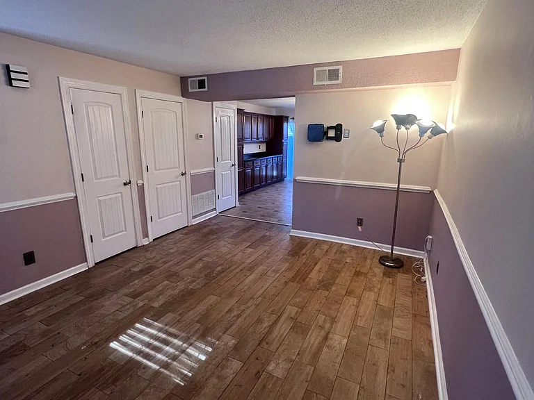 1233 Jamestown Ct — Photo 4