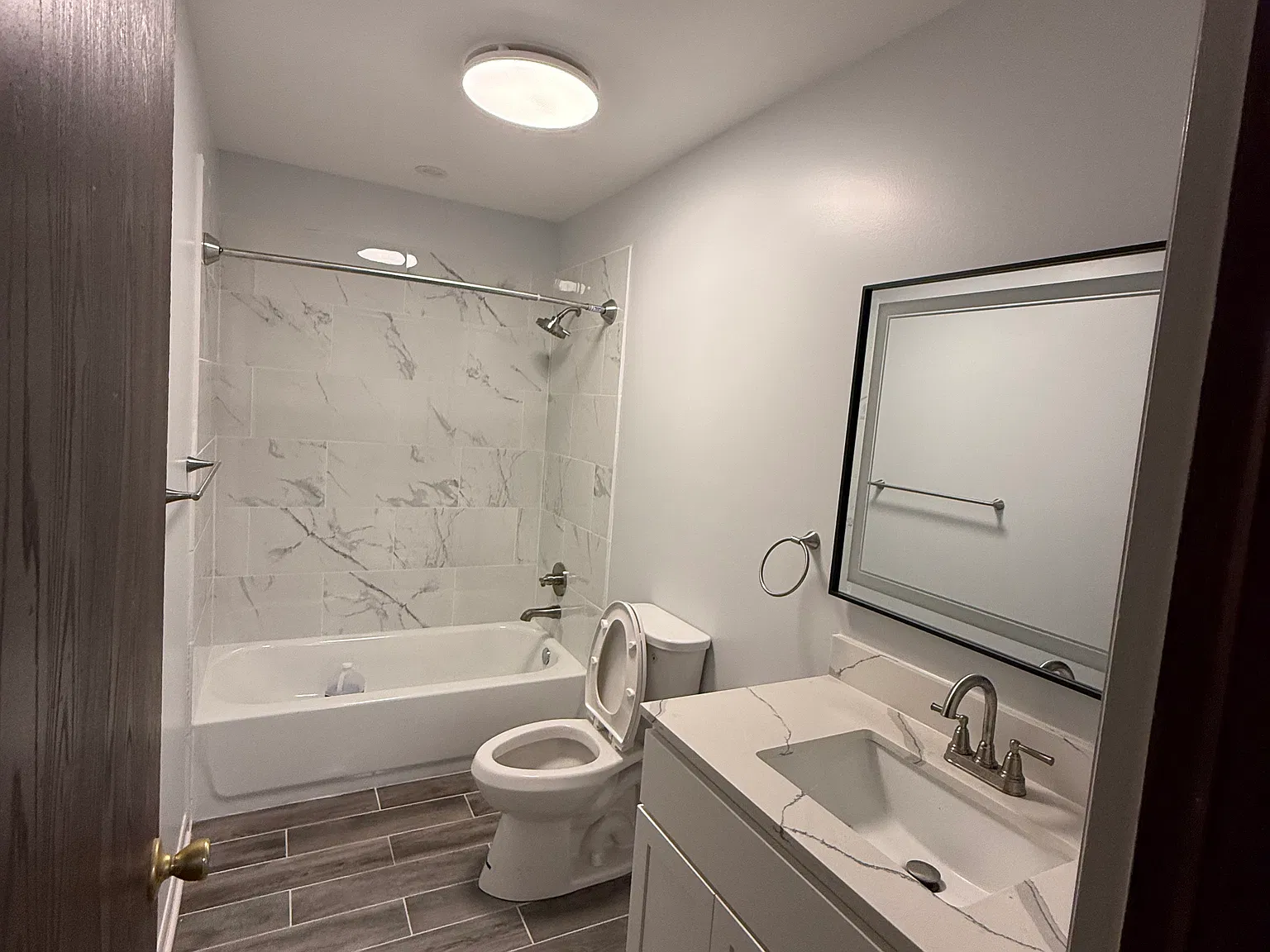 2 bed, 1000 sqft, $1,700 — Photo 4