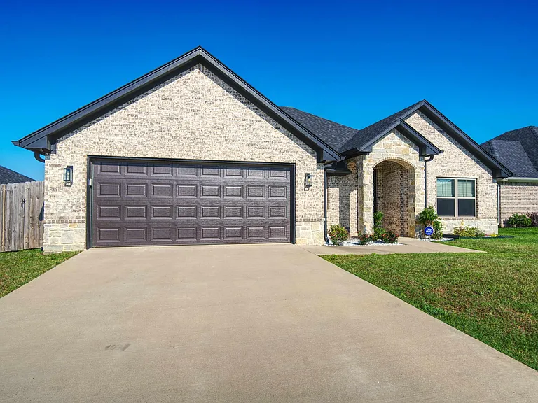 11432 Lindsey Garden Dr — Photo 3