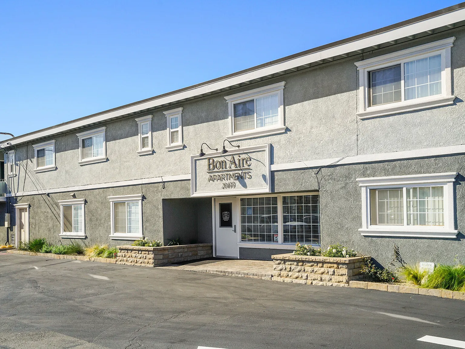 Bon Aire Apartments — Photo 4