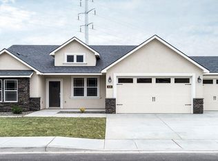 829 Meadows Dr, Richland, WA