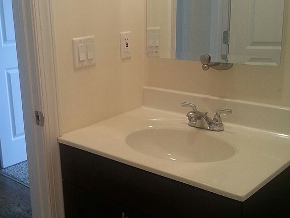 SLEEK MODERN VANITIES