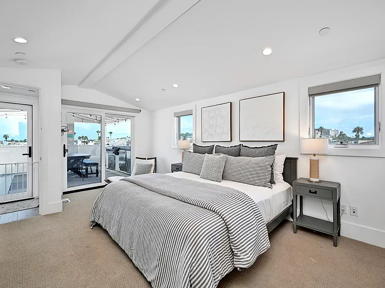 3940 Seashore Dr — Photo 34