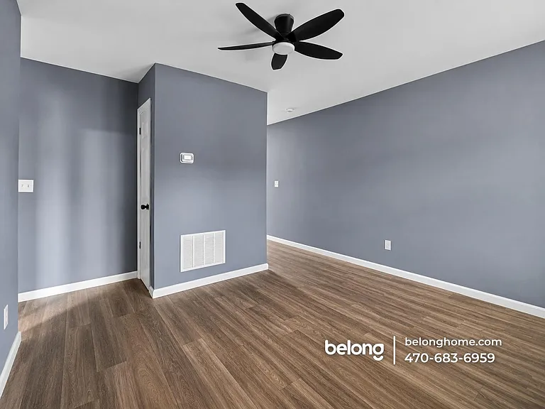 3213 Lee St #1 — Photo 6