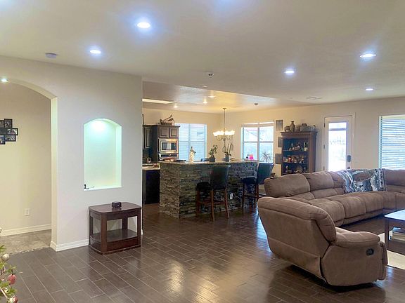 5th image of 12236 Branell Ln
