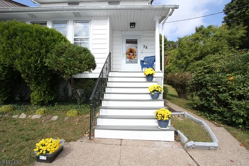 1 bed, 1.0 bath, $1,750 — Photo 2
