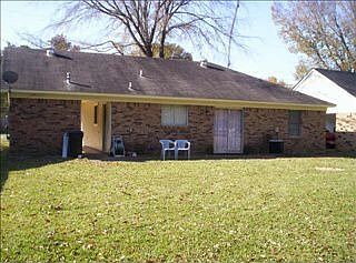 3rd image of 1676 Ravenwood Ln