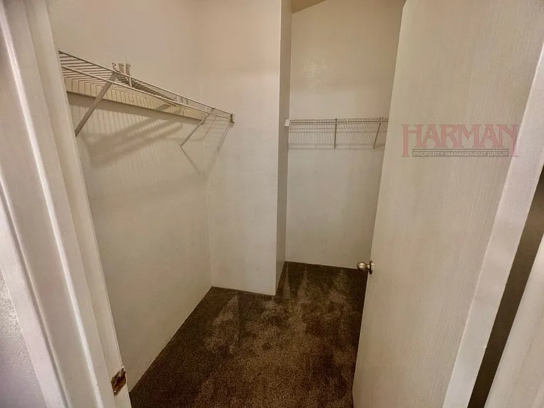 863 S Artesian Rd — Photo 10
