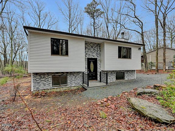 2nd image of 109 Rodeo Ln