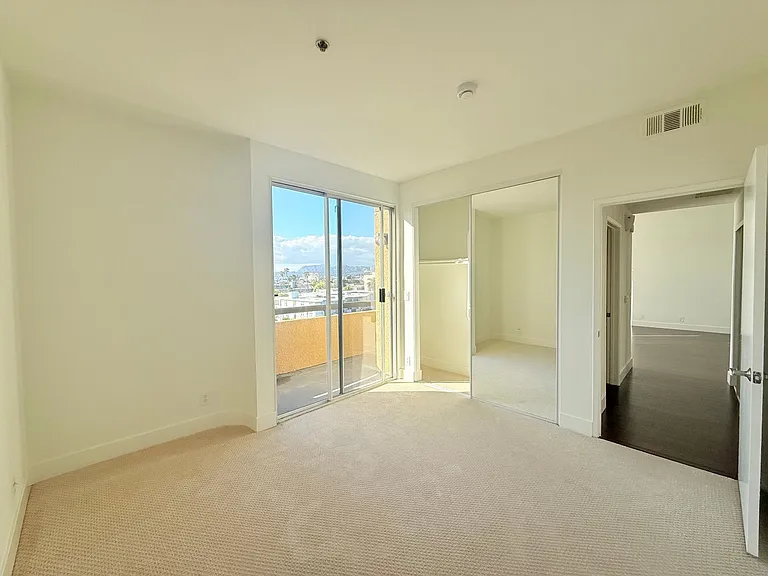Perfectly situated 2 bedroom and 2 bathroom ! — Photo 61