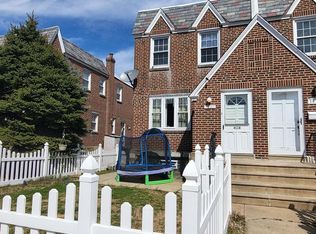 1821 Benson St, Philadelphia, PA 19152